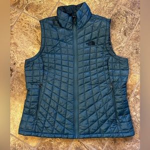 North Face Thermoball Puffer Vest (EUC)